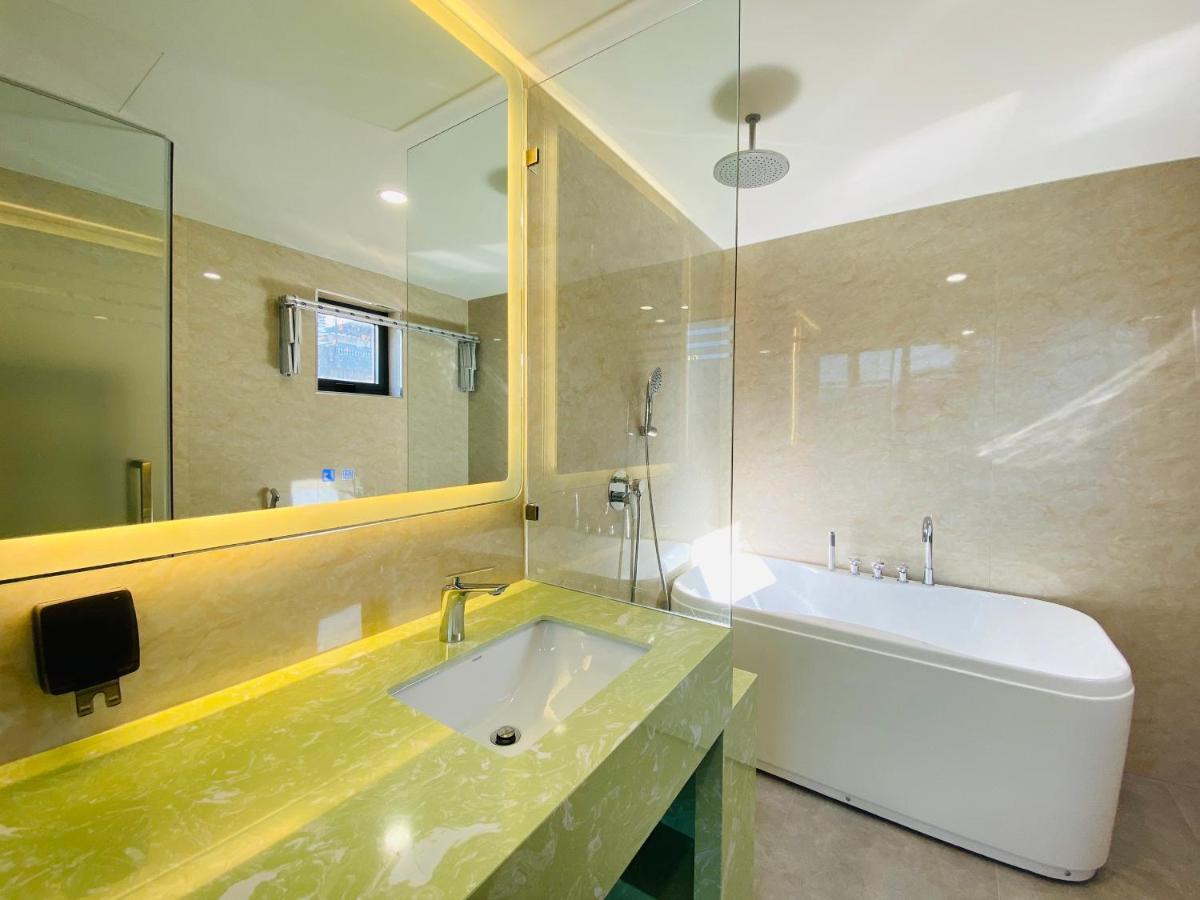 Nam Hotel & Residences Da Nang Esterno foto